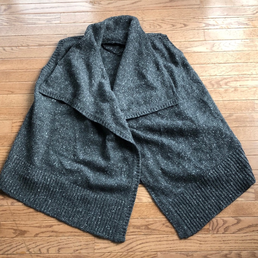 Sweater vest
